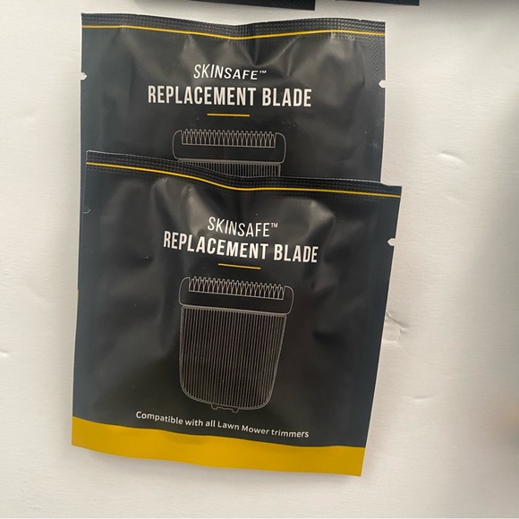 Manscaped 18 Piece Bundle for Men - Picture 2 of 6